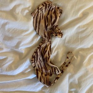 Monday swimwear maui top large Tiger